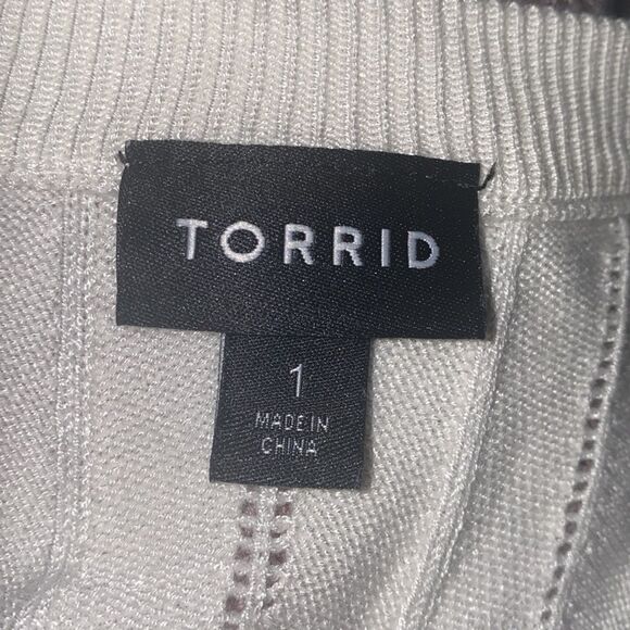 ✨Torrid Ombré Knit Sleeveless Halter Tunic✨ - Picture 3 of 5